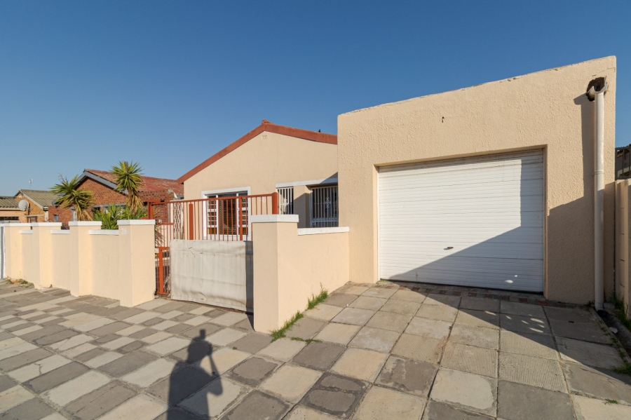 4 Bedroom Property for Sale in Belhar Western Cape